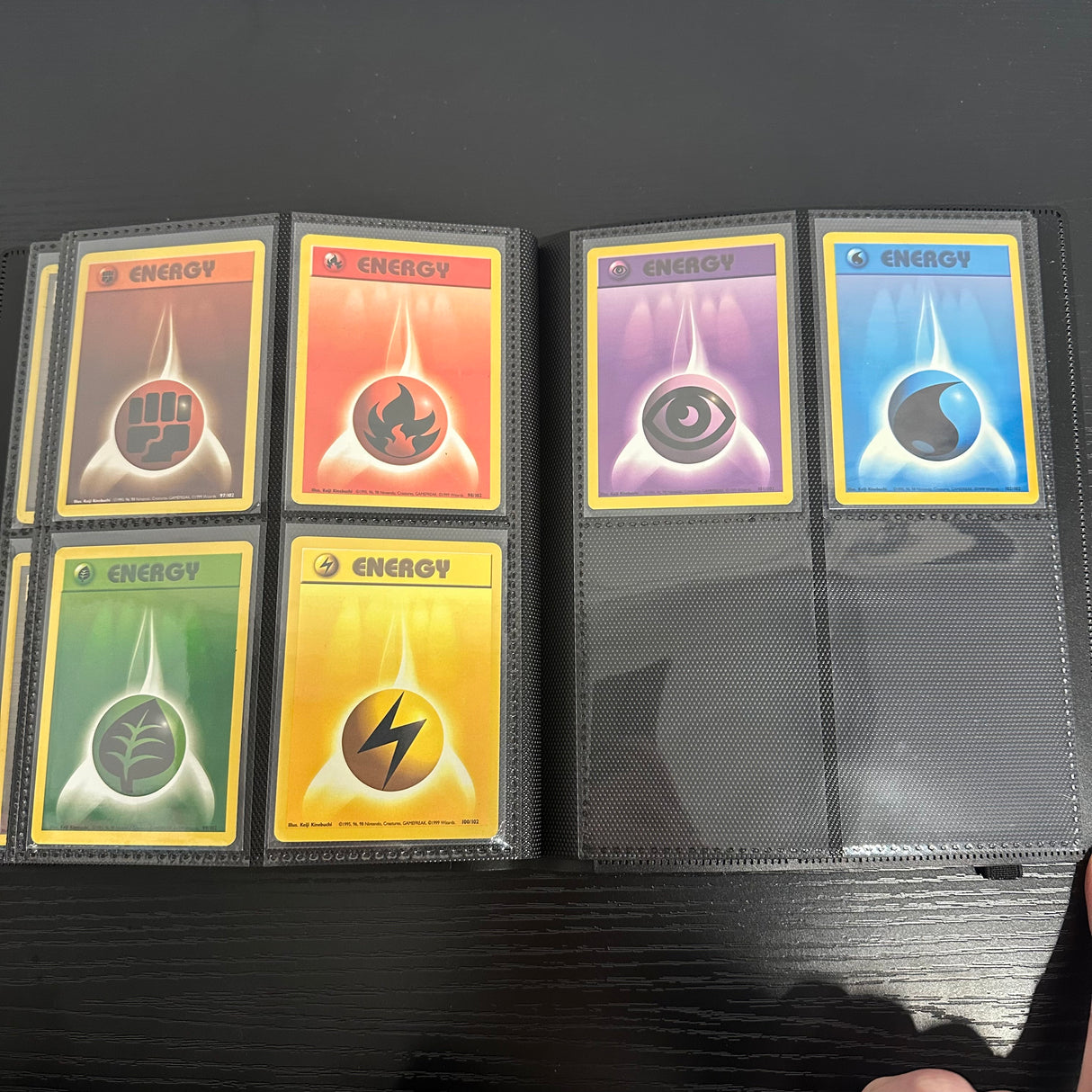 Pokemon - Complete 1999 Base Set 102/102 - Excellent to Lightly Played Condition