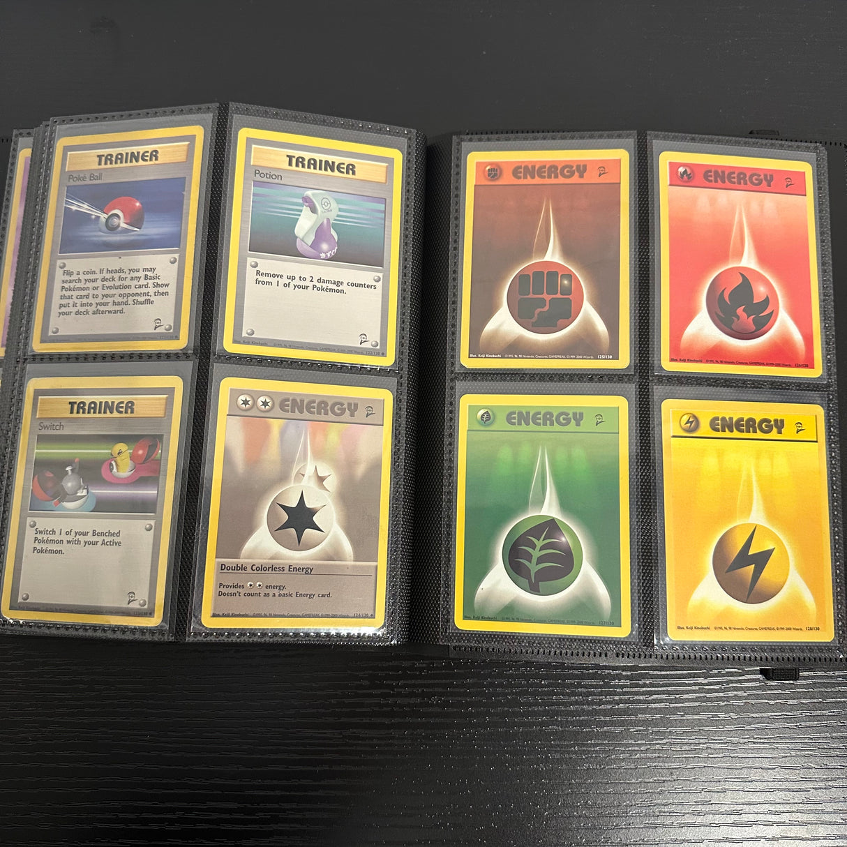 Pokemon - Complete 2000 Base Set 2 130/130 - Excellent to Lightly Played Condition